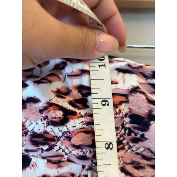 LiCi Fit Workout Set in Safari LS Crop top and shorts size M/L Scrunch Butt Leop - Picture 11 of 15